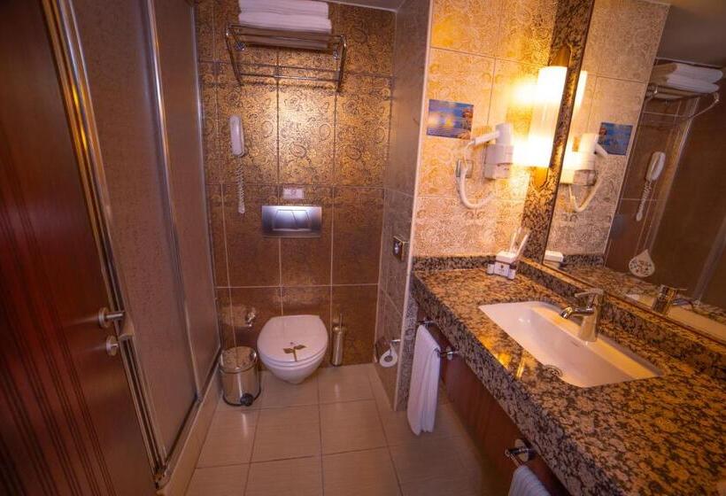 سوئیت با تخت بزرگ, Royal Dragon