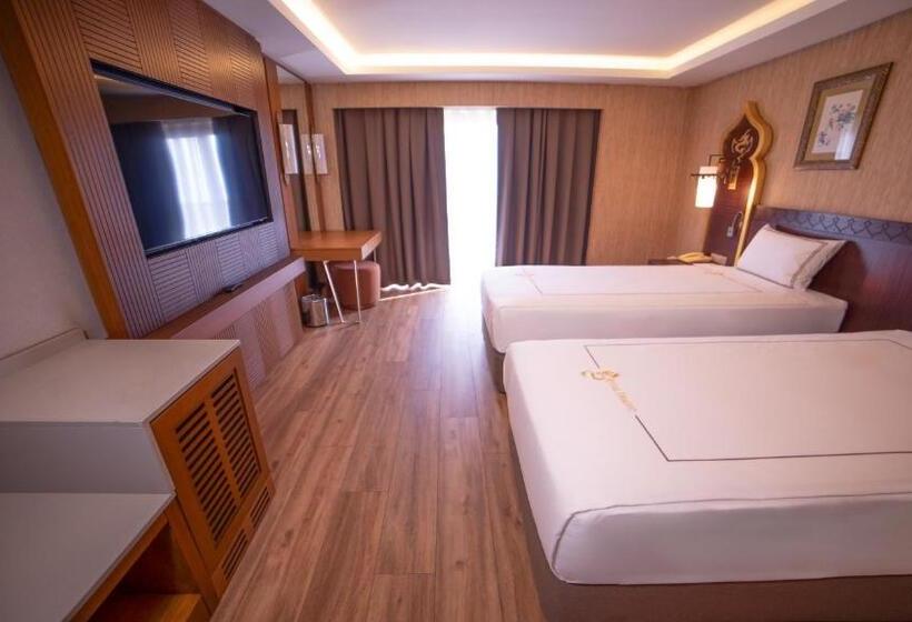 سوئیت با تخت بزرگ, Royal Dragon