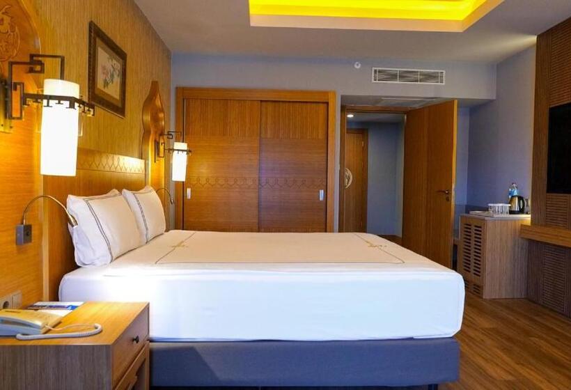 اتاق خانوادگی, Royal Dragon