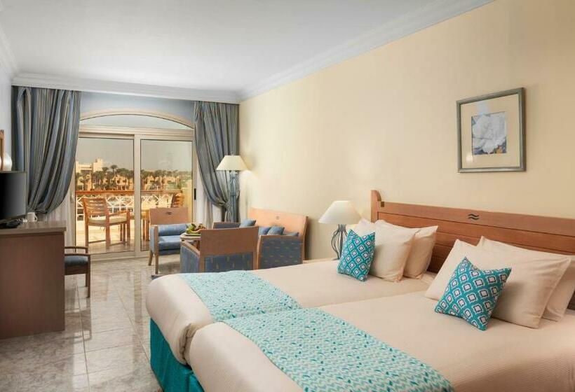 带泳池观景的豪华房, Royal Lagoons Resort & Aqua Park Families And Couples Only