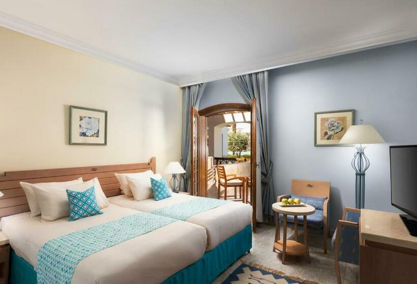 带泳池的标准三人间, Royal Lagoons Resort & Aqua Park Families And Couples Only