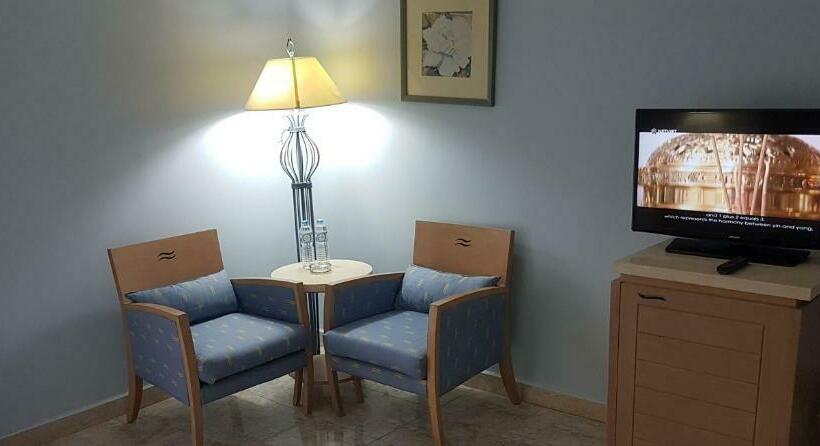 标准间带游泳池, Royal Lagoons Resort & Aqua Park Families And Couples Only