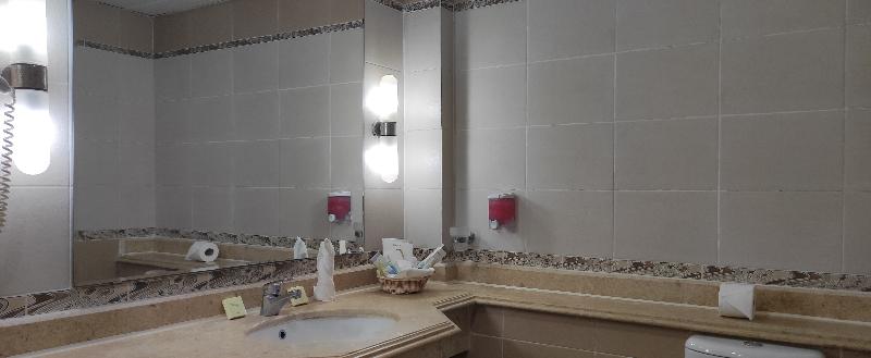 小型套房带泳池景, Royal Lagoons Resort & Aqua Park Families And Couples Only