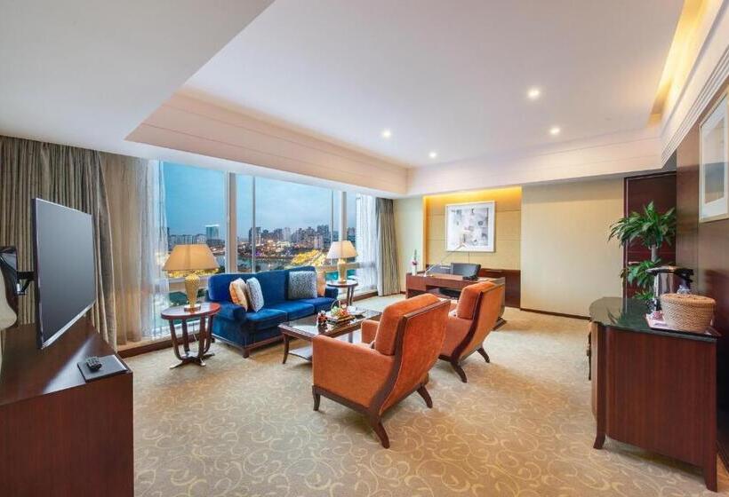 سوییت اجرایی, Shangrila Chengdu