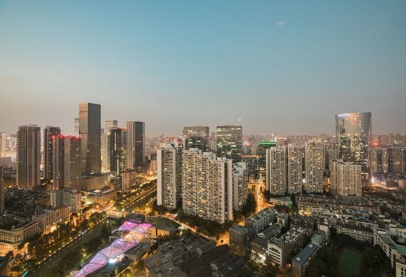 Deluxe room with river view, Shangrila Chengdu