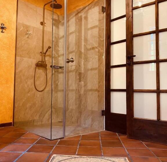 סוויטה נוף לגינה, S.nikolis  Historic Boutique