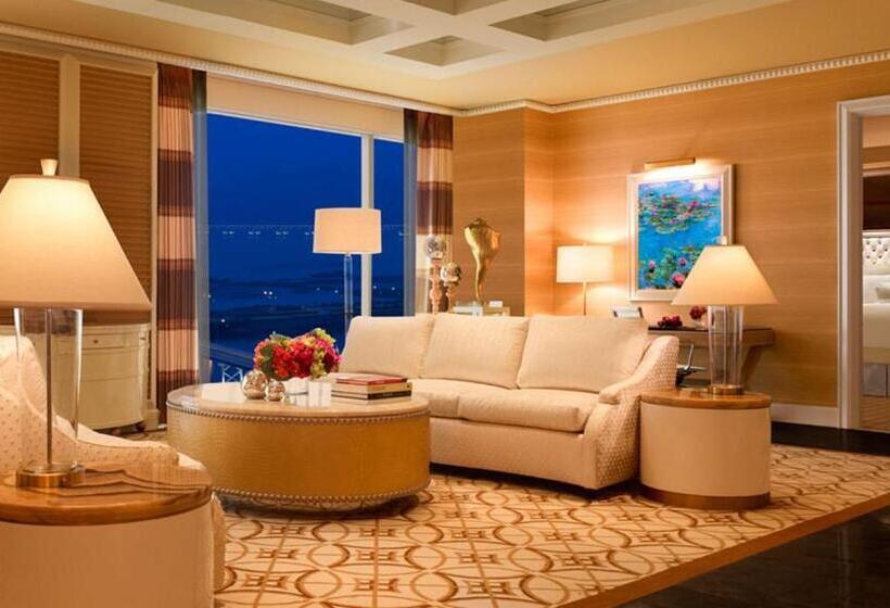 Suite with lake view, Wynn Macau