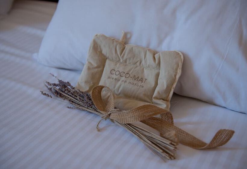 2 Bedroom Apartment Side Sea View