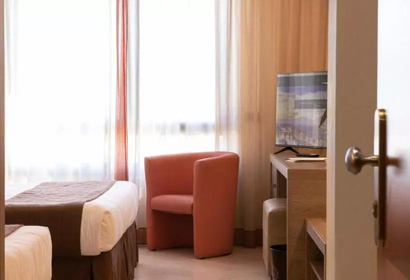 اتاق استاندارد سه نفره, Nilhotel Florence