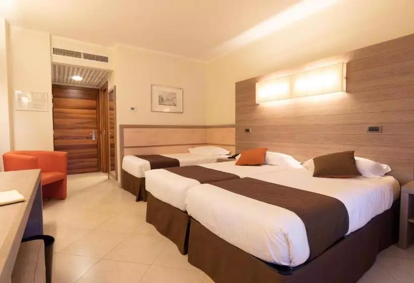 اتاق استاندارد سه نفره, Nilhotel Florence