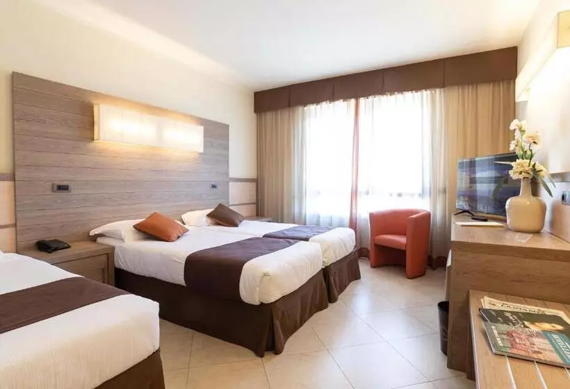اتاق استاندارد سه نفره, Nilhotel Florence