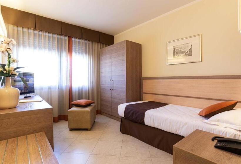 اتاق استاندارد یک نفره, Nilhotel Florence