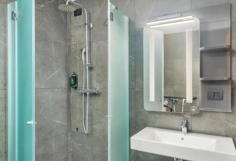 اتاق استاندارد با چشمانداز شهر, B&b Hotel Milano City Center Duomo