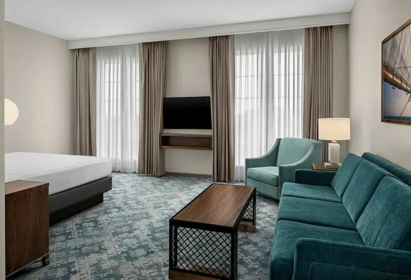 キングサイドベッドのスタンダードワンルーム, Embassy Suites By Hilton Charleston Harbor Mt. Pleasant