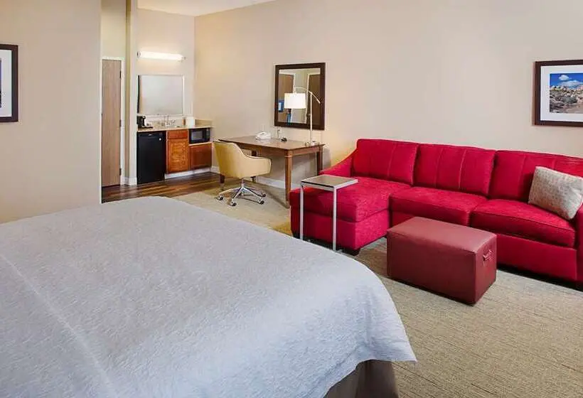 キングサイズベッドのスイートルーム, Embassy Suites By Hilton Charleston Harbor Mt. Pleasant