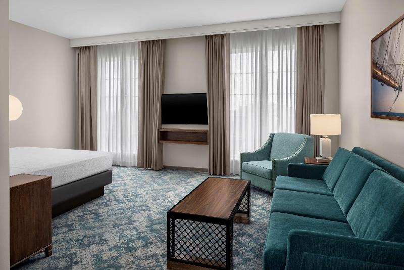 キングサイドベッドのスタンダードワンルーム, Embassy Suites By Hilton Charleston Harbor Mt. Pleasant