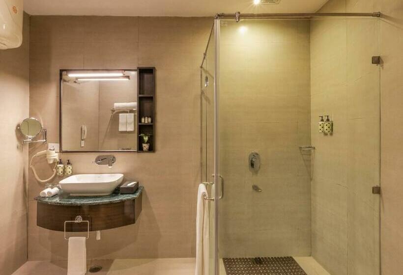 Quarto Deluxe, Lemon Tree Premier, Rishikesh