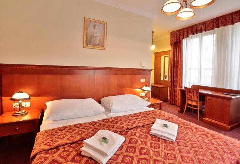 Deluxe Room with Balcony