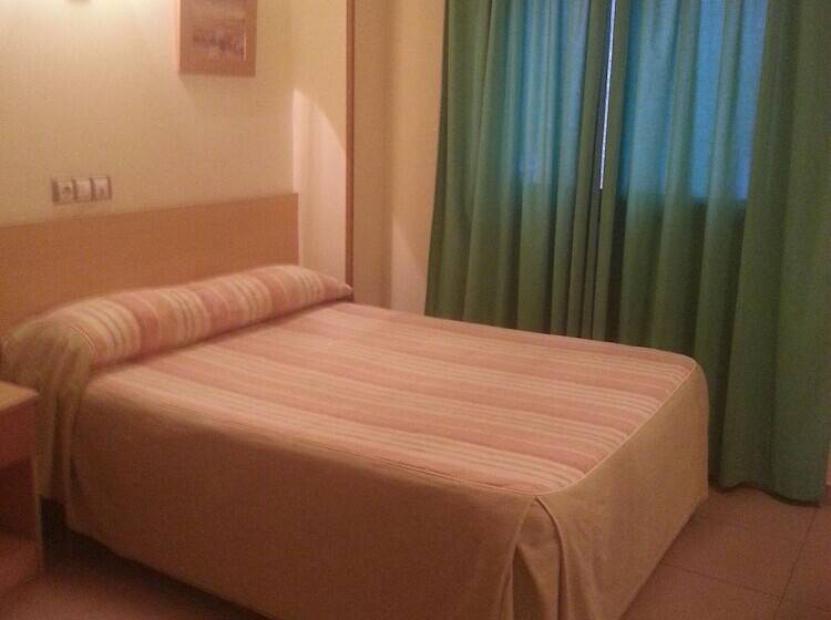 Номер Стандарт, Hostal El Arco