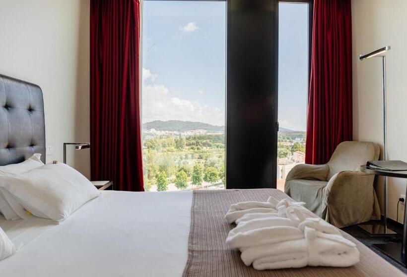 اتاق استاندارد با چشم‌انداز رودخانه, Axis Viana Business & Spa