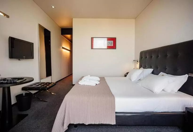 اتاق استاندارد با چشم‌انداز کوهستان, Axis Viana Business & Spa