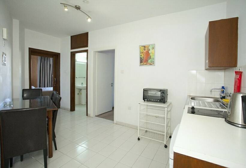 آپارتمان 2 خوابه, Blazer Residence