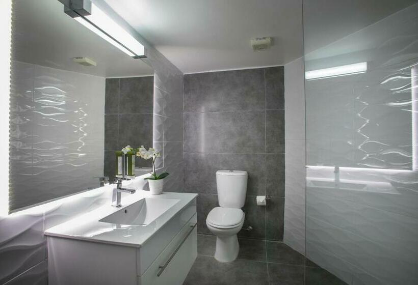 سوییت خانوادگی, Blazer Residence