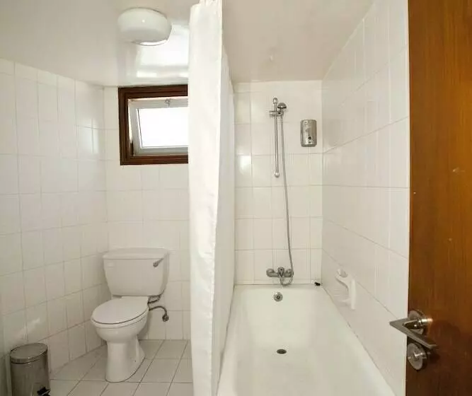 آپارتمان خانوادگی, Blazer Residence
