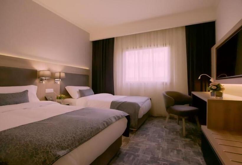 Номер Стандарт, De Ville