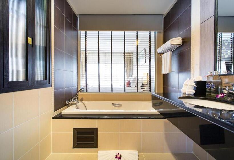 풀장 전망 디럭스 룸, Deevana Plaza Phuket   Sha Extra Plus