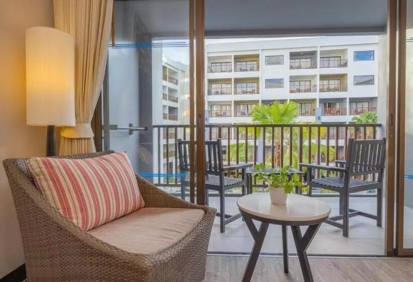 اتاق لوکس با چشم‌انداز استخر, Deevana Plaza Phuket   Sha Extra Plus