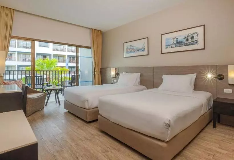 اتاق لوکس با چشم‌انداز استخر, Deevana Plaza Phuket   Sha Extra Plus