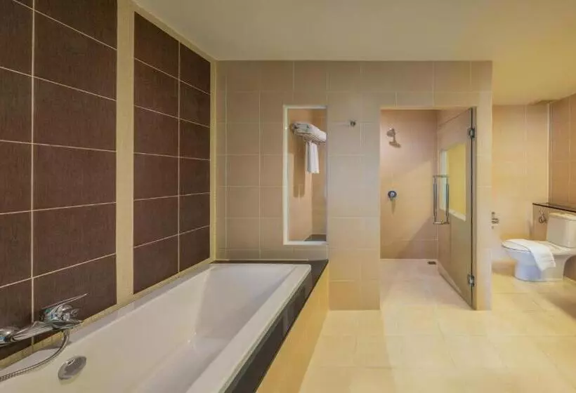 سوییت لوکس, Deevana Plaza Phuket   Sha Extra Plus