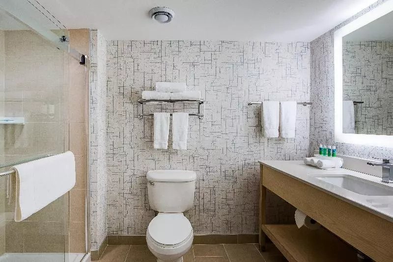اتاق لوکس با چشم‌انداز استخر, Deevana Plaza Phuket   Sha Extra Plus