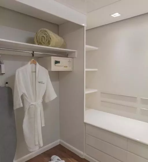 استودیوی استاندارد, Deville Prime Porto Alegre