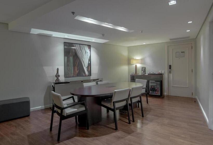 スタンダードスタジオ, Deville Prime Porto Alegre