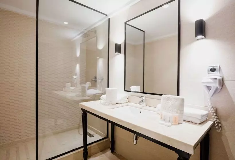 اتاق استاندارد سه نفره, Diwan Casablanca Hotel & Spa
