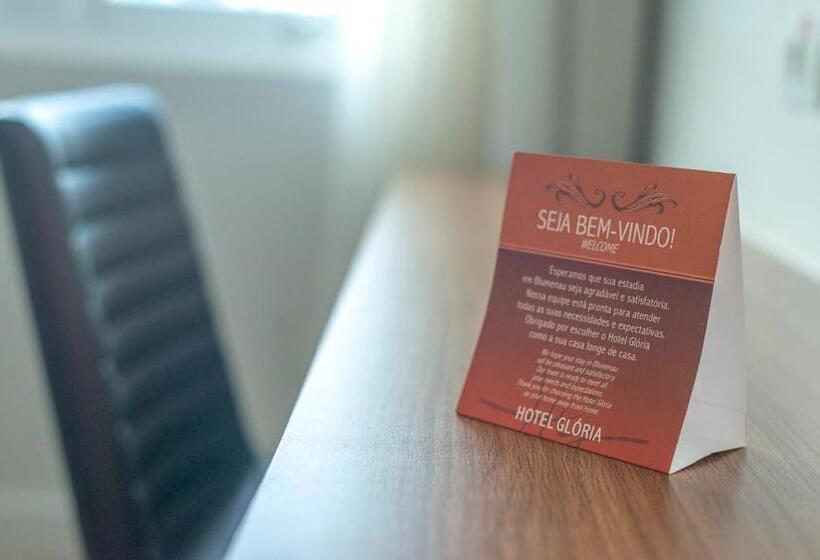 高级大房间, Glória Blumenau