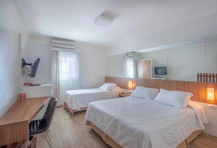 高级三人间, Glória Blumenau