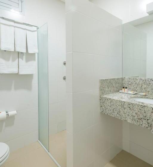 四人高级间, Glória Blumenau