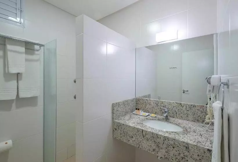 スーペリアの4人部屋, Glória Blumenau