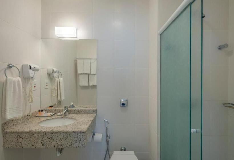 四人高级间, Glória Blumenau