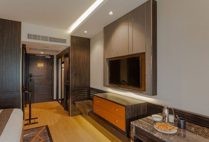 اتاق اجرایی با تخت بزرگ, Avani Ratchada Bangkok