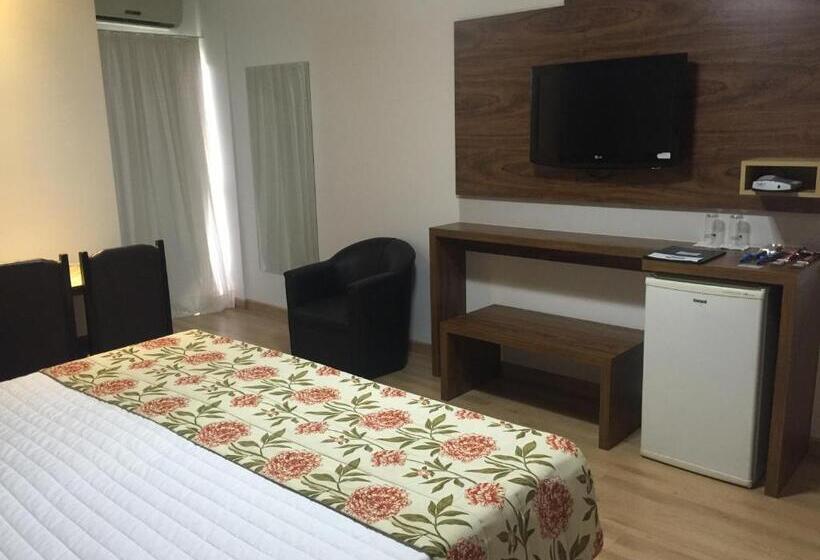 豪华三人间, Laguna Plaza