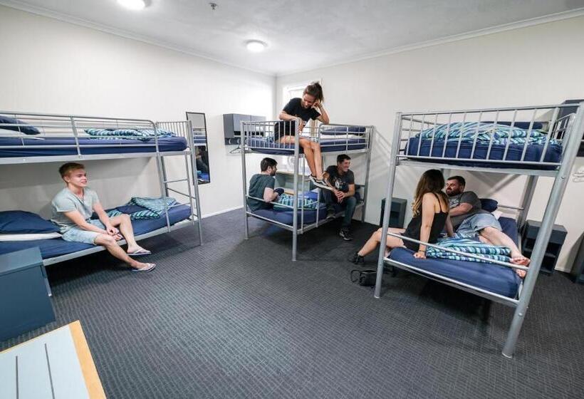 Säng i delat Rum med delat Bad, Nomads Capital Backpackers  Wellington