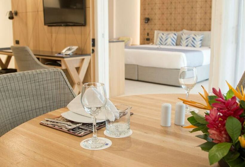 سوییت با چشمانداز باغ, Radisson Blu Resort Fiji