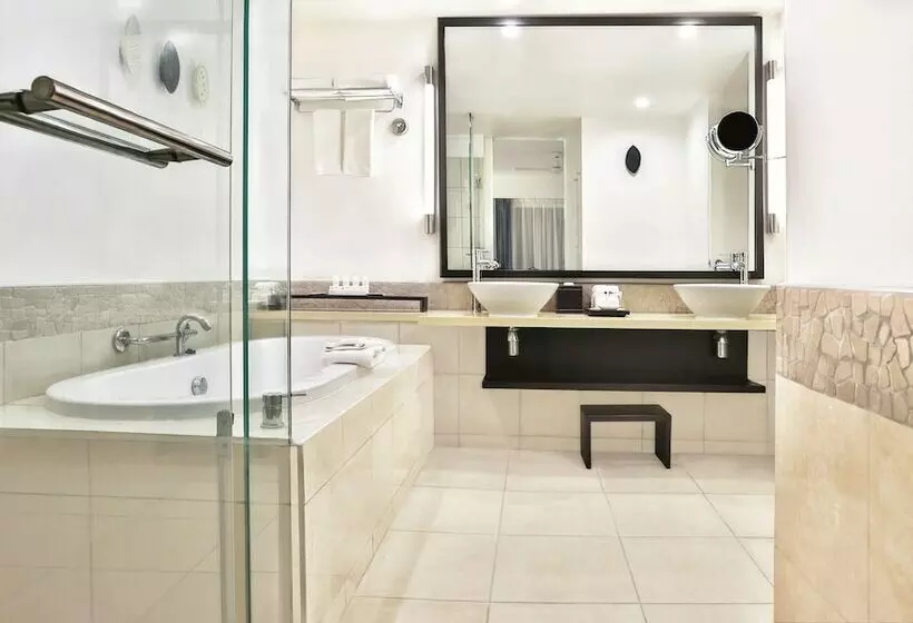 سوییت با چشمانداز باغ, Radisson Blu Resort Fiji