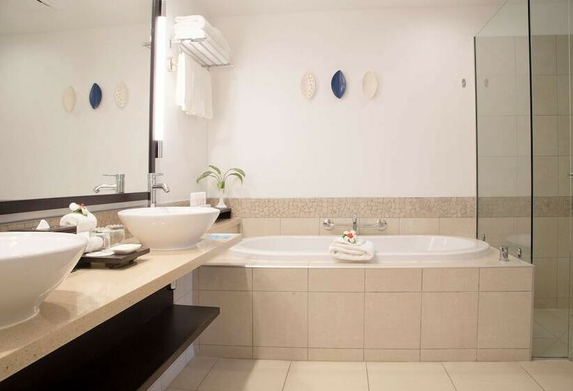 سوییت با چشمانداز باغ, Radisson Blu Resort Fiji