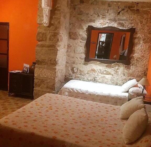 标准三人间, Palacio Guzmanes