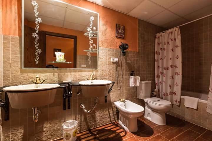 חדר סטנדרט לשלושה, Palacio Guzmanes